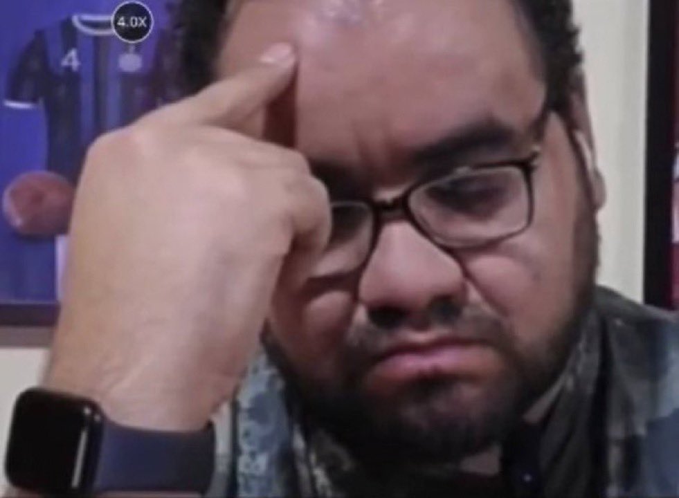 kld's tweet image. – اذكر لي خمسه من البشرين بالجنه:

دنا ههبد 

اااء انتا ابو عمر يعني ابو بكر وعمر، وعندك عشان صحبي اسمو علاوي هقول علي، وعشان انتا سعودي هقول سعد بن ابي وقاص، وسعد قريب من اسم سعيد لذلك برضو هقول سعيد بين زيد

بتهزر!!! صحيح؟؟؟؟ يالهويييي ازاي ههههههه والله قويه دي