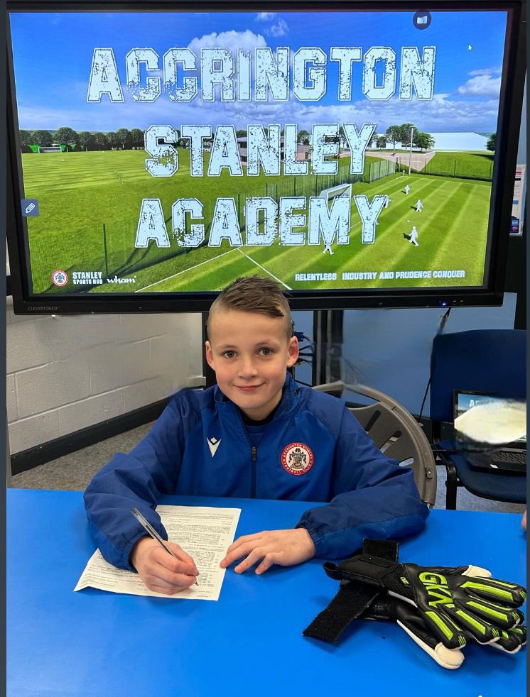 jb1goalkeeping's tweet photo. We are pleased to share that William, one of our dedicated clients over many years, has recently signed his first contract within the academy of Accrington Stanley. William's journey is a testament to his unwavering commitment, resilience, and outstanding technical prowess. https://t.co/ma105TgclC