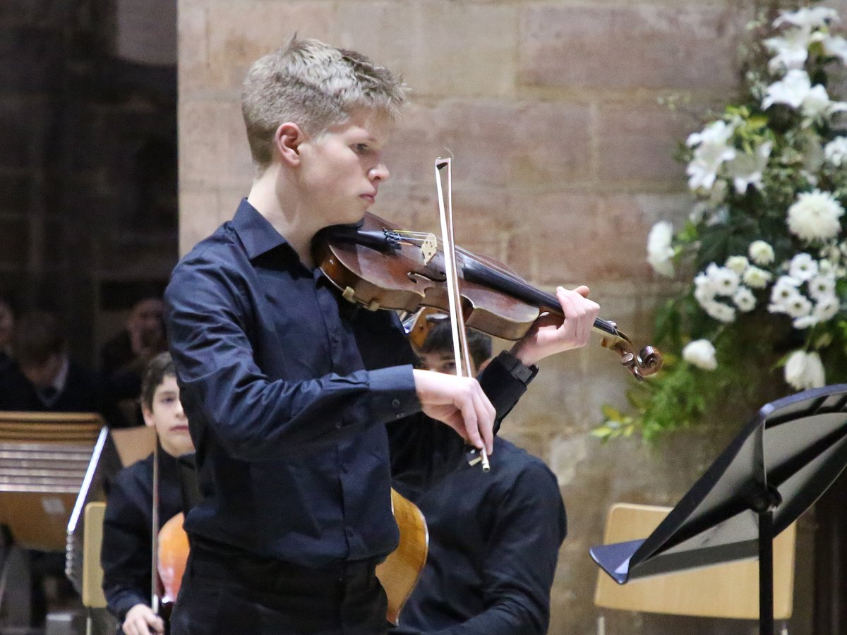 Congratulations to our U6 student, Patrick, who has gained an @ABRSM Music Performance Diploma in violin playing. This is a tremendous achievement and is the culmination of many years of hard work👏 @KSGSixthForm #DiscoveringKingsTalent #MadebyKings