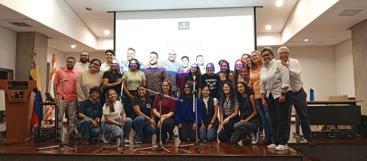 El pasado martes la agrupación Santoral nos brindó un cálido y nutrido MUSICONVERSA y compartieron con nuestro ORFEÓN @unimet 😎🧡