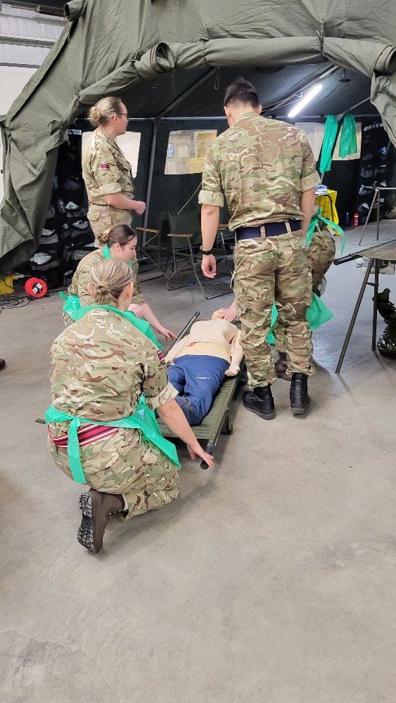 @DMS_JHGSE recently provided another clinical exercise supported by @22Med_Regt. The team learned about the Operational Patient Care Pathway and the complexities of deploying medical capabilities overseas. Working collaboratively to ensure professional and clinical excellence.