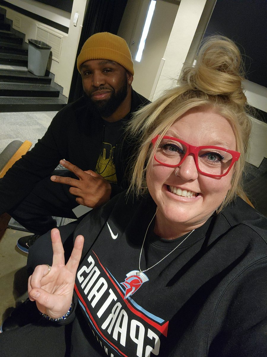EmilyELA0127's tweet photo. Had a wonderful time hearing  @JoshVarner65. I know what book I'll be reading over Spring Break (spoiler- it's Be Their Hero by J.Varner)
So excited to take this info back to @AntiochMS. Thank you for letting us tag along @NKCSchools!
#middleschool #studentsupport @PowellRDC https://t.co/WB7VhOFRoo