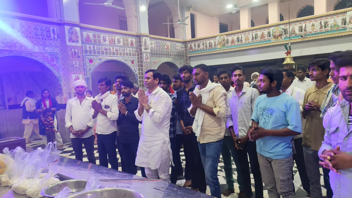 PCLangdi's tweet photo. आज देव धाम जोधपुरिया पहुंचकर भगवान श्री देवनारायण के दर्शन लाभ प्राप्त किया और क्षेत्र वासियों की खुशहाली की कामना की और मंदिर में चल रहे निर्माणकारियों का जायजा लिया 
जय श्री देव 🙏🙏 राम राम सा https://t.co/nCoKBJIPFB