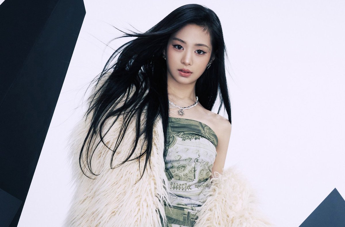 BABYMONGLOBAL's tweet photo. [YG LIFE]

“The group welcomed back #AHYEON, the center of the group”, whose initial debut was delayed due to health issues, completing #BABYMONSTER as a 7-member ensemble ready to take on the world”

@YGBABYMONSTER_ #베이비몬스터 https://t.co/p2evWVnnYb