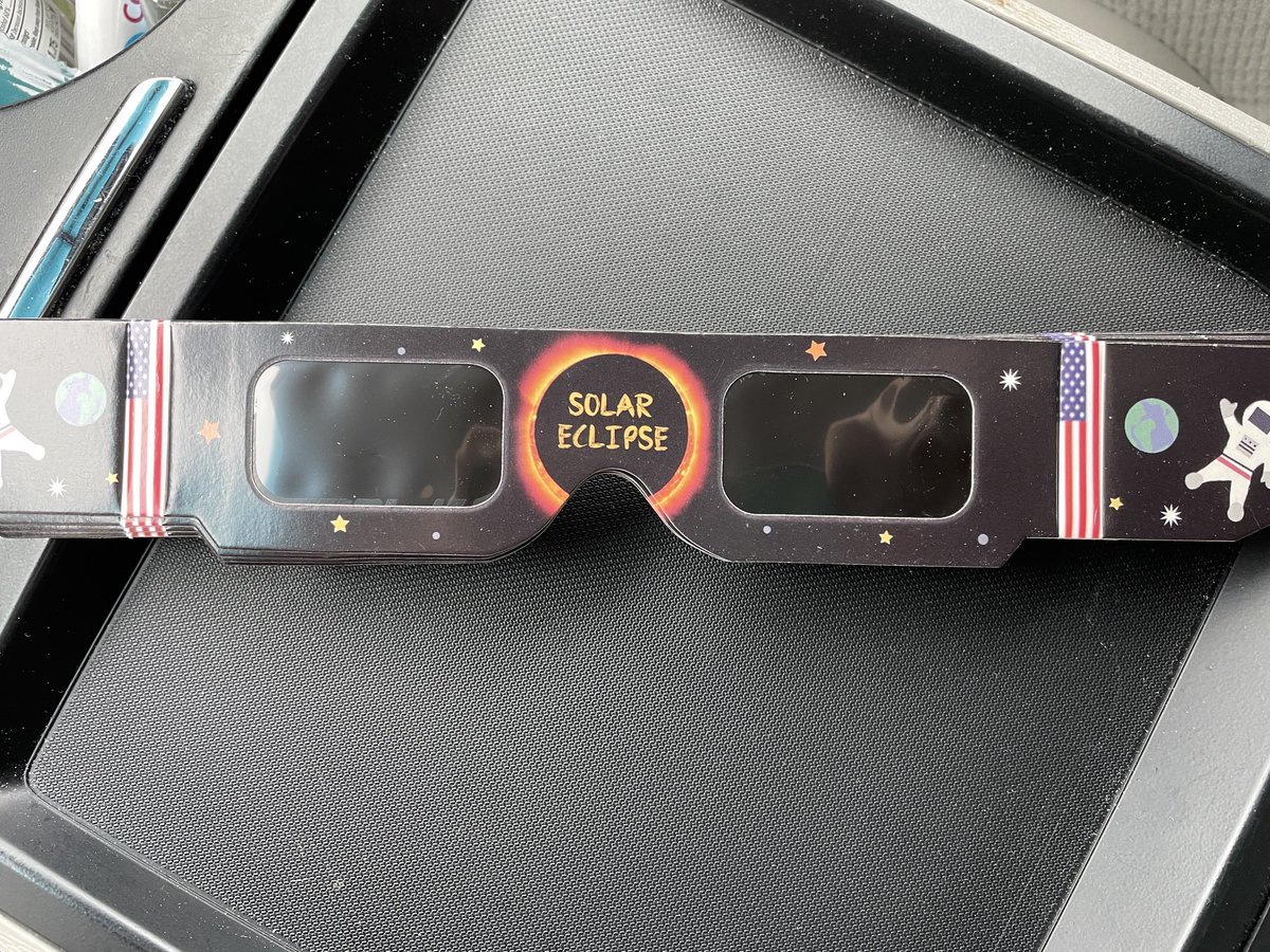 PRisUs's tweet photo. Iβve got my glasses π
βThe Total Solar Eclipse in Worthington will begin on Monday, April 8, at 1:55 pm and continue through 4:27 pm with a duration of 2 hours and 31 minutes.β
#eclipseready https://t.co/adrqjTEVz9