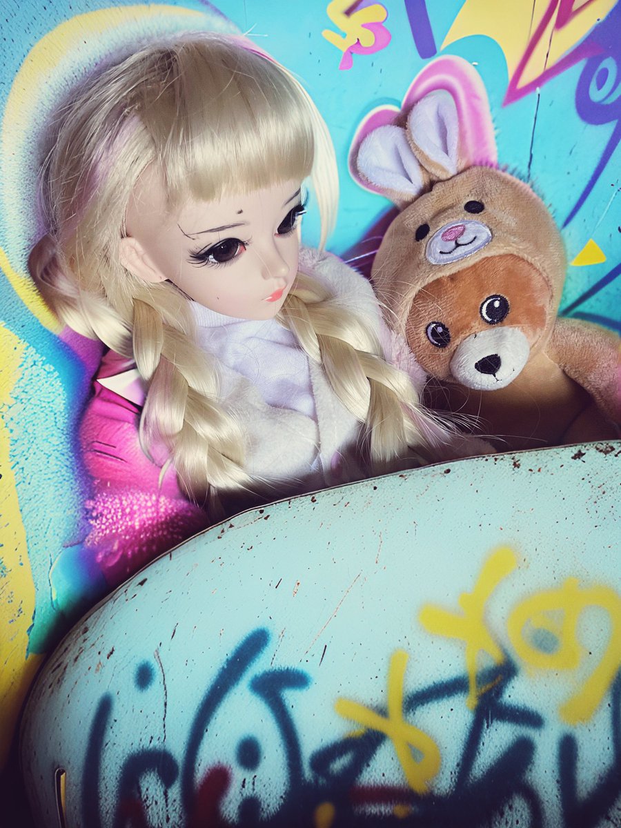 hermioneblk's tweet photo. I don’t know where they got
#dolls
#toys

#Hermio 

#photography https://t.co/lRlhPLoqDb