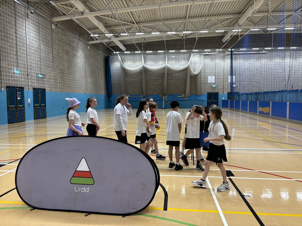 HirwaunPrimarySchool (@hirwaunprimary) on Twitter photo Urdd Netball Tournament / Pel-Rwyd Cymoedd Morgannwg!
2nd Place Winners / Ail Safle!
♥️🥈🏐🥈♥️<a href="/UrddCymoedd/">Urdd Cymoedd</a>
#pel-rwyd #llawerohwyl Urdd Netball Tournament / Pel-Rwyd Cymoedd Morgannwg!
2nd Place Winners / Ail Safle!
♥️🥈🏐🥈♥️<a href="/UrddCymoedd/">Urdd Cymoedd</a>
#pel-rwyd #llawerohwyl