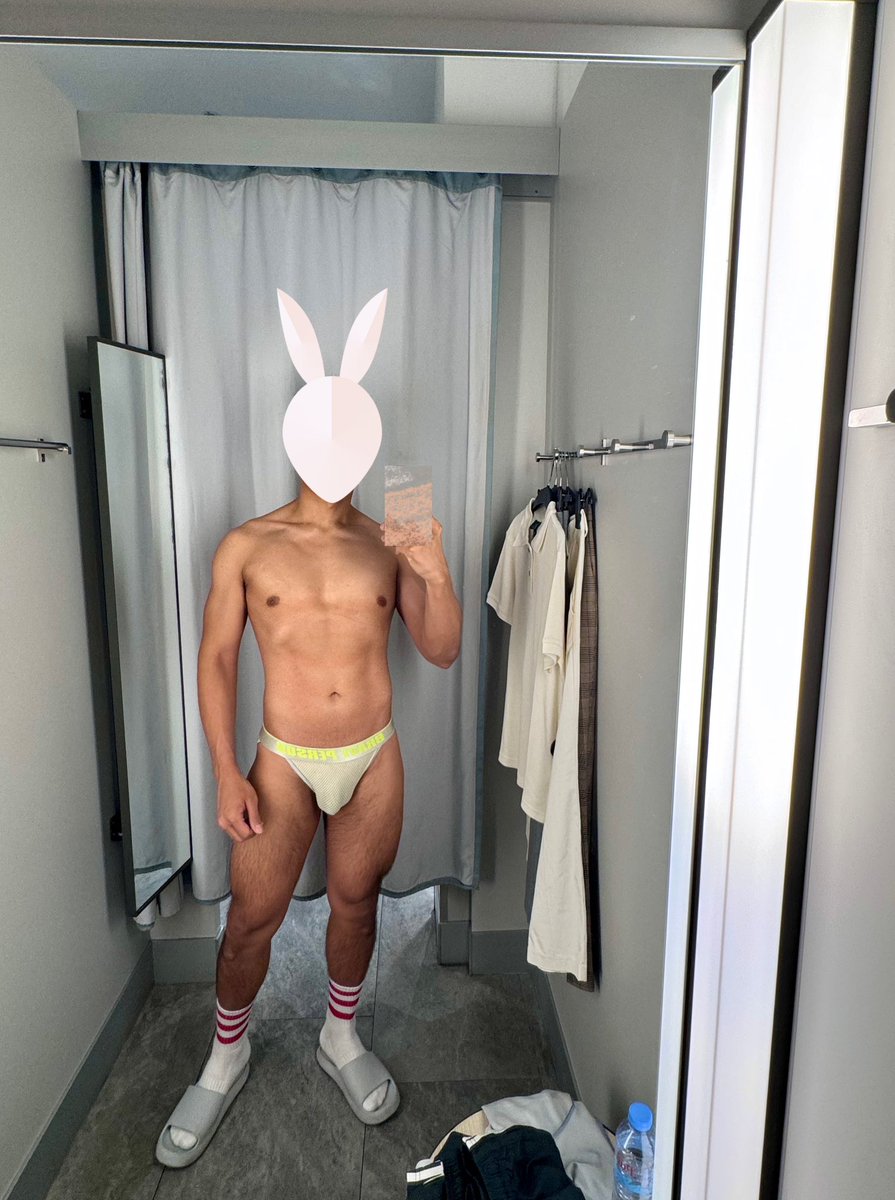 EALL_TOP's tweet photo. 🐻fitting room💦💦 https://t.co/7lALYRMRDR