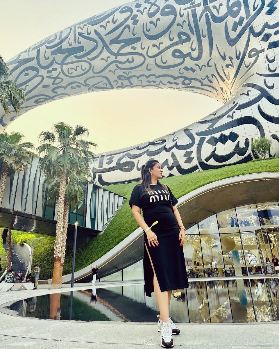 IamRaagini's tweet photo. Escaping into the weekend like a fleeting dream, with the allure of holiday bliss whispering sweet promises of rejuvenation. 🌟✨
@VisitDubai_IN @cgidubai @visitdubai
#HelloDubai #RaaginiSutradhar #DubaiCalling #FutureisHere #futuremuseum #WeekendWanderlust #HolidayHaven https://t.co/nr2VdC7VPu