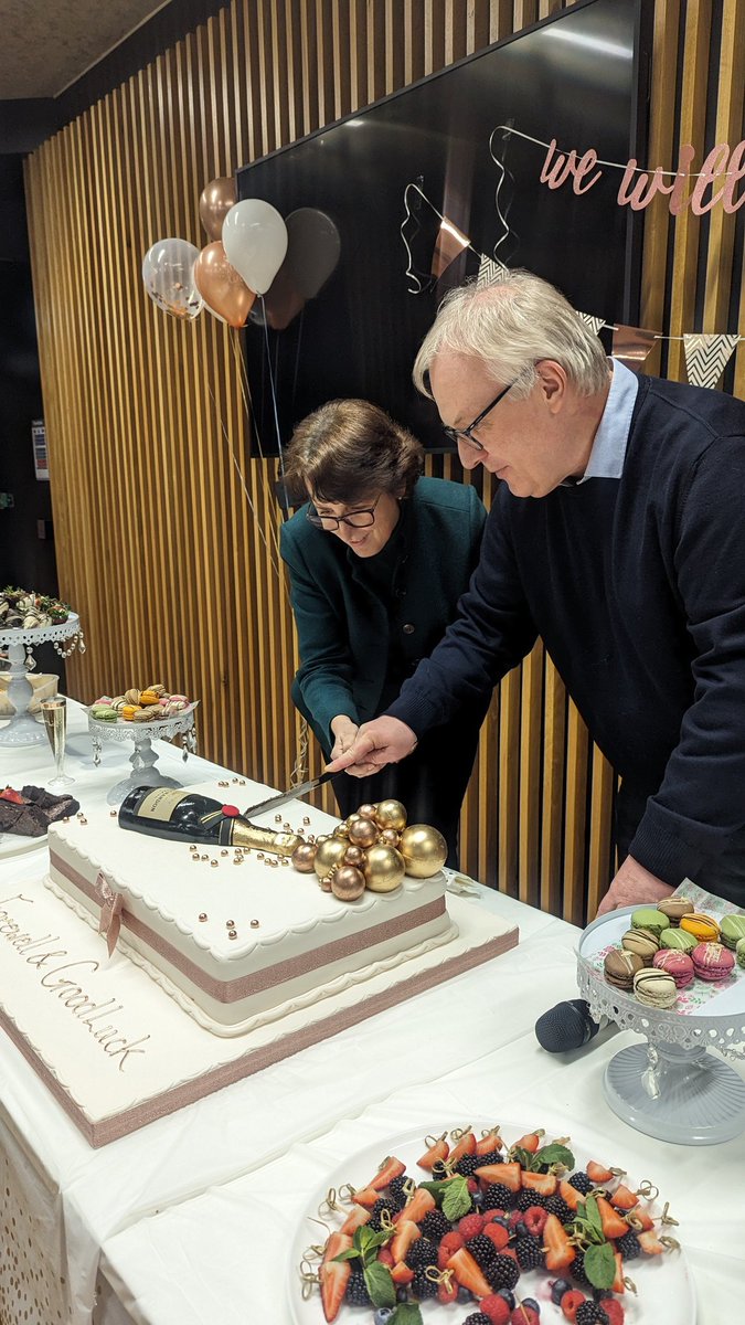 Today the Department of Physics & Astronomy celebrates our outgoing Head of Department, @SoldnerStefan. After 20 years with us, he will be moving on, to a very lucky @imperialcollege