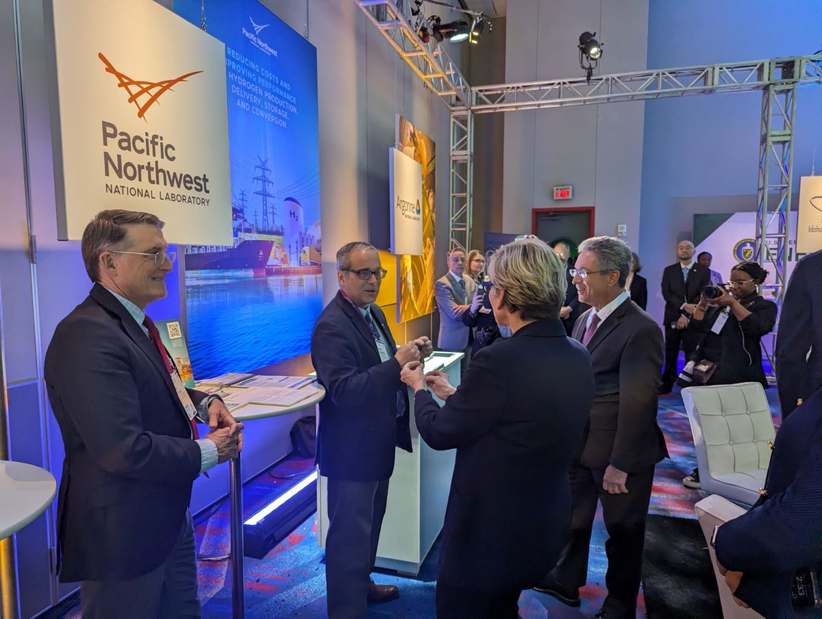 PNNLab's tweet photo. That’s a wrap on #CERAWeek, where we joined experts from around the world to drive progress toward the global clean energy transition. https://t.co/TwTsUKEJxO
