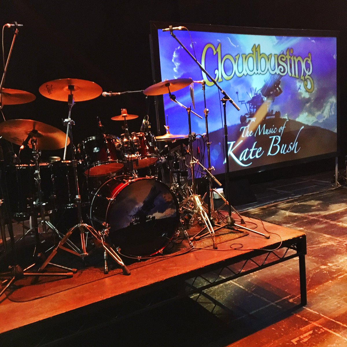 Loving our new rear projection screen with <a href="/cloudbustingKB/">Cloudbusting - The Music of Kate Bush</a> at <a href="/wycombeswan/">Wycombe Swan</a> tonight.
Quite like the drum kit too 😉