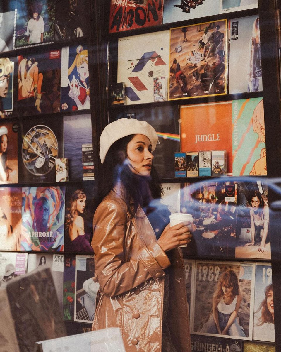 A day in the neighbourhood. Fuelled by coffee, music, and retail therapy.

📸 : @zaradurrani
📍: @vinylrecordsgastown