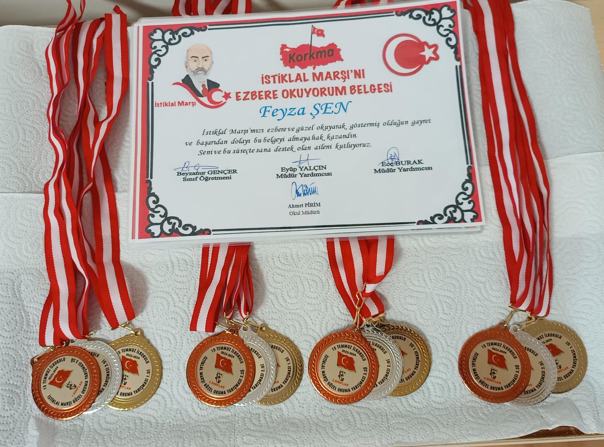 15Temmuzio's tweet photo. Okulumuzda düzenlenen İstiklal Marşımızı Ezbere En Güzel Okuma Yarışması' nda dereceye giren öğrencilerimize ödülleri 12 Mart İstiklal Marşımızın Kabulü ve Mehmet Akif Ersoy'u Anma günü töreninde verildi.
@istanbulilmem @BagcilarMem @19_mstfylmz https://t.co/v2vrhZz5MW