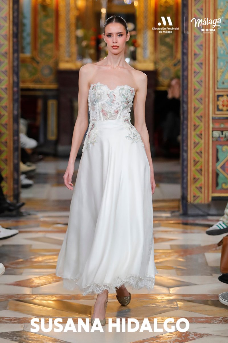 MalagaDeModa's tweet photo. Vestido de novia palabra de honor de Susana Hidalgo.
#MalagadeModa #TalentoOriginal #modaandaluza #diseñadoresmalagueños #DiputaciondeMalaga #ModaEspañola #TendenciasNovias #NoviaIdeal #NoviaPerfecta #Novias #novia #lookboda #vestidos #vestidosdefiesta #lookboda https://t.co/kznqhOZqqU