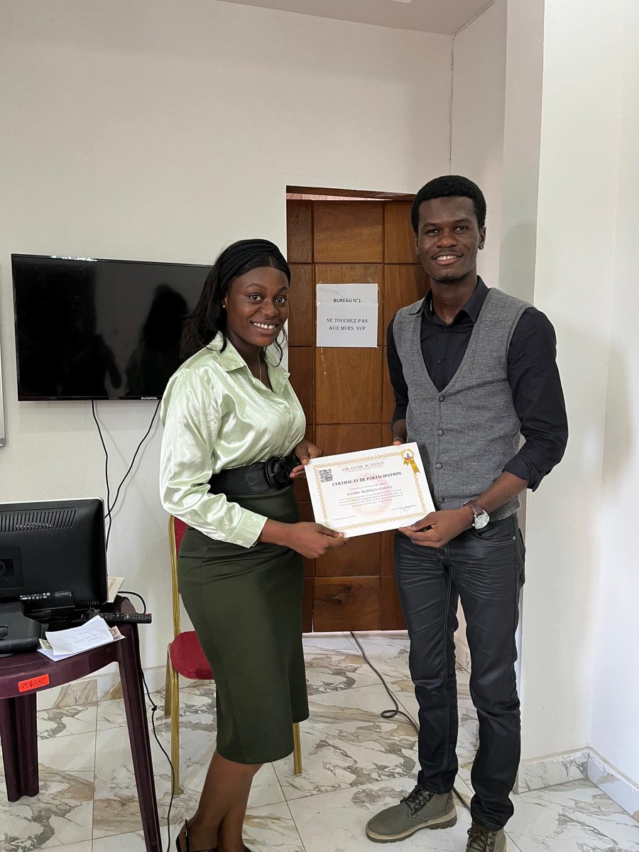 gedeon_mombenga's tweet photo. #FormationEnArtOratoire: Du 04 au 15 mars dernier, à travers @oratorschool243 ns avons formé les jeunes en #art_oratoire (prise de parole en public), étant l'un de formateur,je me réjouis à chaque session de voir cment ils expérimentent Du combat au plaisir de parler en public. https://t.co/rfpoDSMijT
