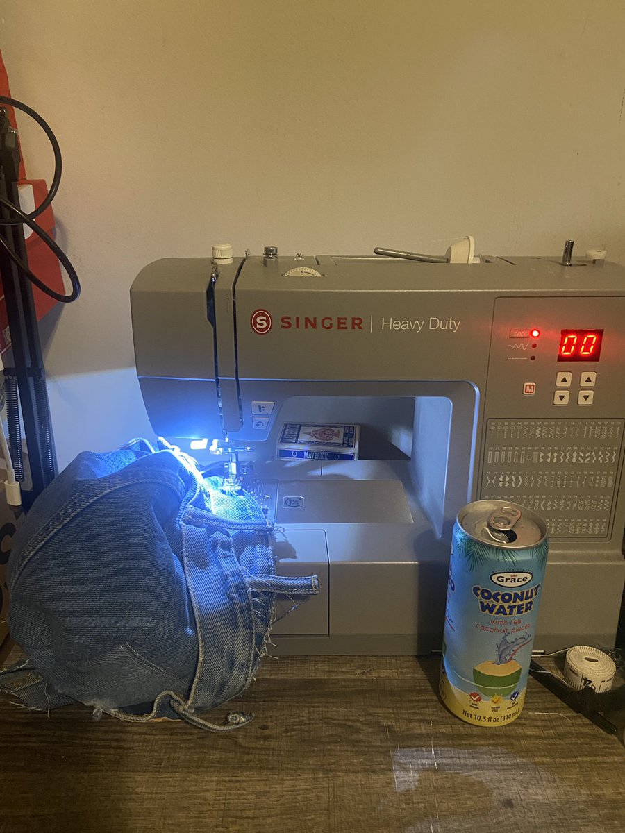 jagmarleystar's tweet photo. coconut water while i sew 🪡 https://t.co/KcvTX4gktX
