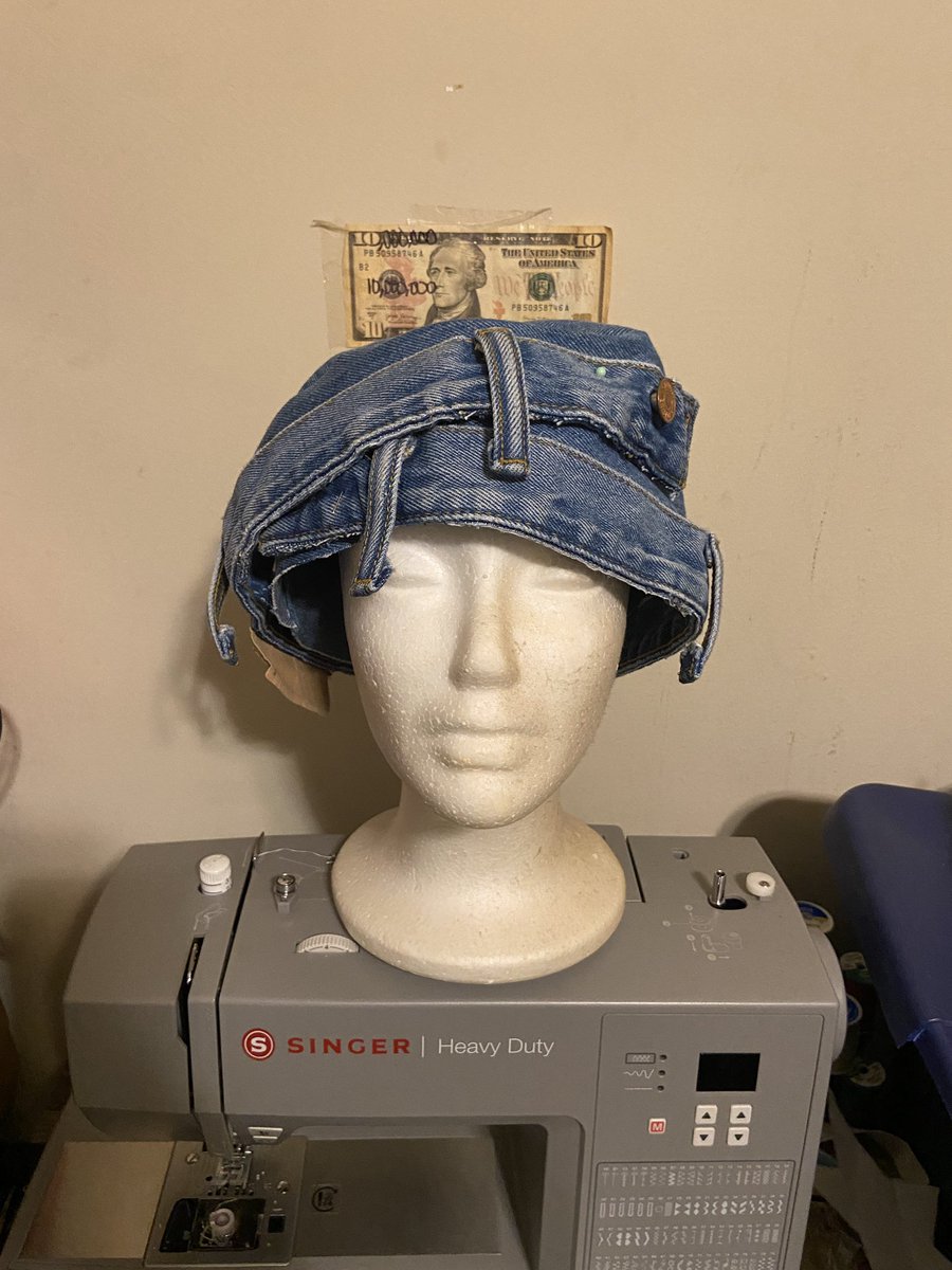 jagmarleystar's tweet photo. coconut water while i sew 🪡 https://t.co/KcvTX4gktX
