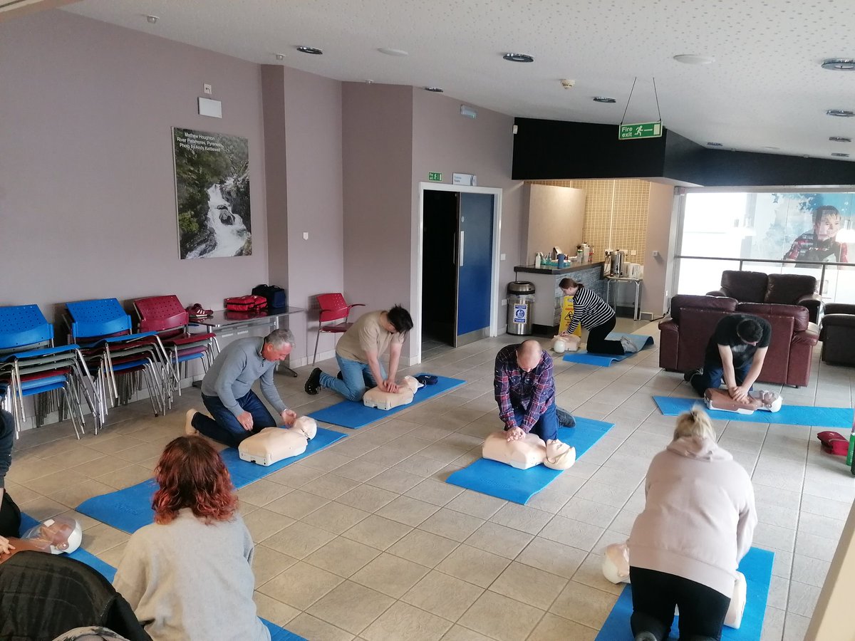CHMAS_Training's tweet photo. That'a a wrap for another week of first aid training.

#neverstoplearning #recfirstaid #firstaidtraining #firstaidatwork #chmastraining https://t.co/j57wI4jt8T