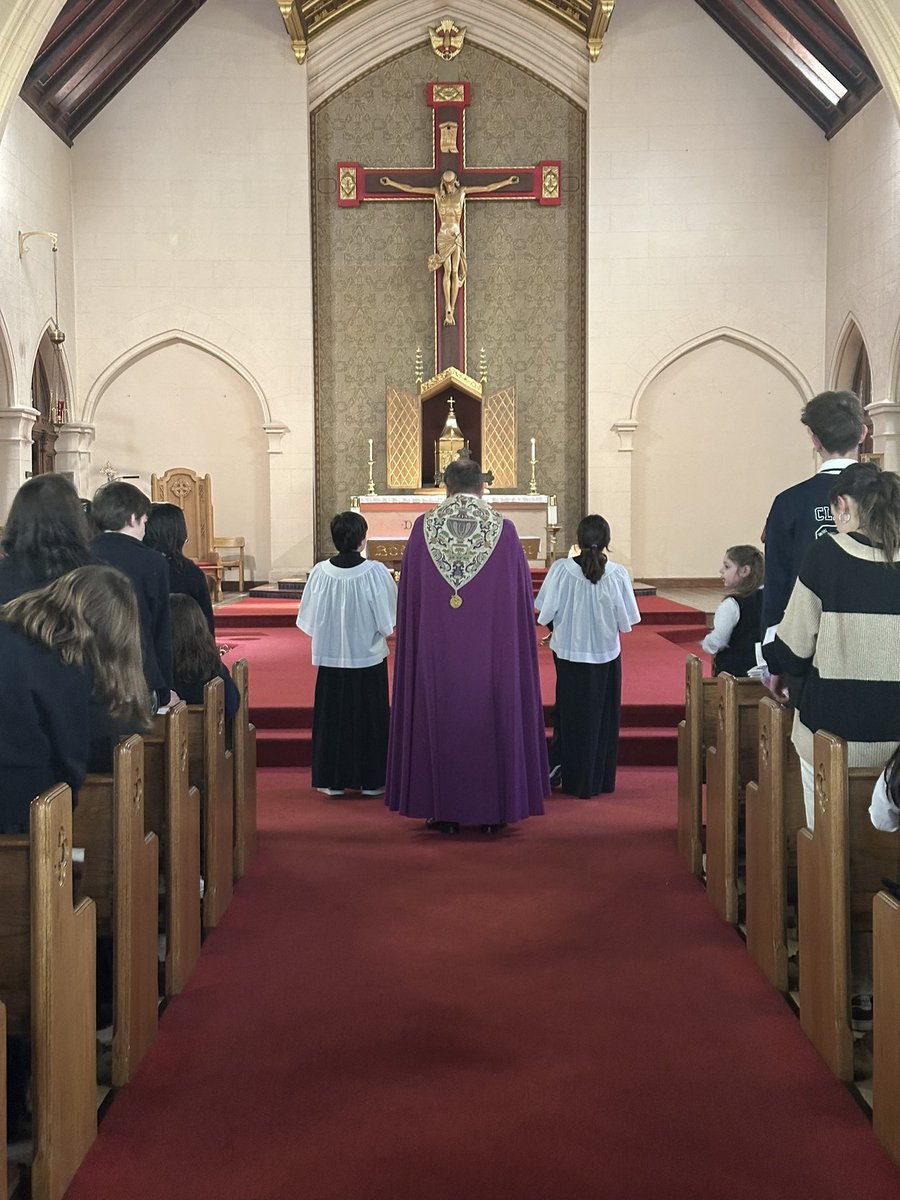 IHM_Scarsdale's tweet photo. #iprayed together during Lenten Stations of the Cross together. @ArchNY_Supt @ArchNY_Schools @DrNoelleBeale https://t.co/03Nbov9gYJ