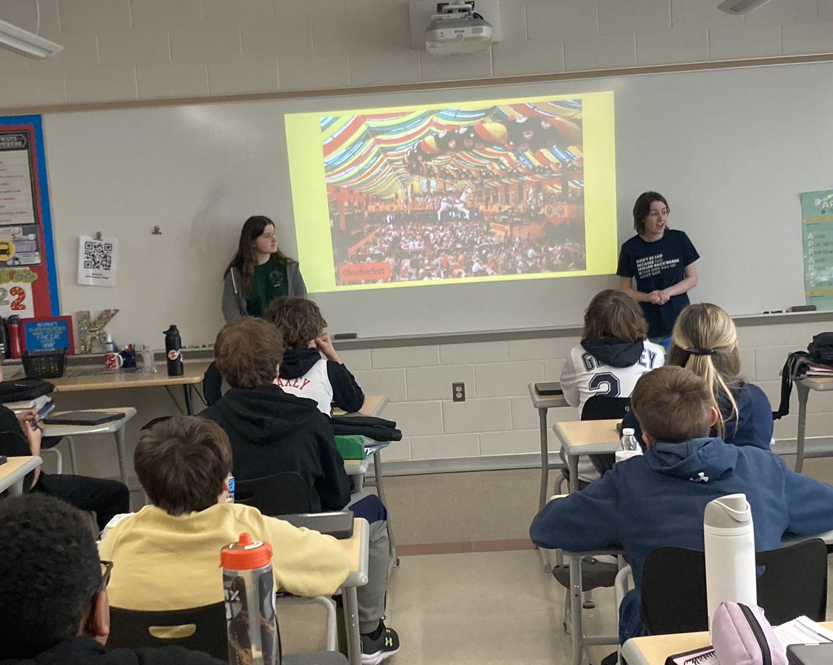 NASD_WorldLang's tweet photo. Seniors taught French and German lessons to the 7th grade social studies classes. @NAHS1619 https://t.co/GAixnQN1MF
