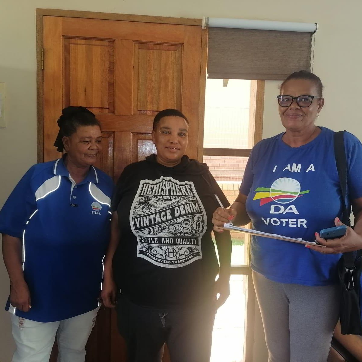 DA_NCape's tweet photo. 🔵It is time to rescue the Northern Cape from crime, corruption, cadre deployment, unemployment and loadshedding.

The DA did D2D in Ward 13 Wrenchville.

Join the mission to #RescueSA 

#MakingtheNCblue https://t.co/SJZ55Ry4Df