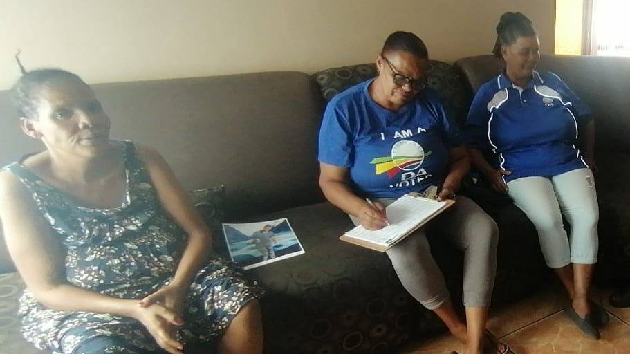 DA_NCape's tweet photo. 🔵It is time to rescue the Northern Cape from crime, corruption, cadre deployment, unemployment and loadshedding.

The DA did D2D in Ward 13 Wrenchville.

Join the mission to #RescueSA 

#MakingtheNCblue https://t.co/SJZ55Ry4Df