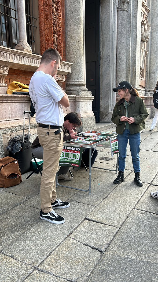 Stiamo raccogliendo firme per la proposta di legge #IoColtivo per legalizzare la #Cannabis in Italia. 
Saremo in piazza anche domani, a #Milano! 

Potete firmare anche con SPID sul sito 

iocoltivo.org
