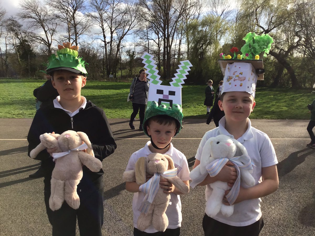 Congratulations to our Easter Bonnet Parade winners- fantastic creations! Diolch @osbasptfa for our Extravaganza this afternoon in the spring sunshine! Pasg hapus pawb! 🥚🐰✝️⛪️🐣