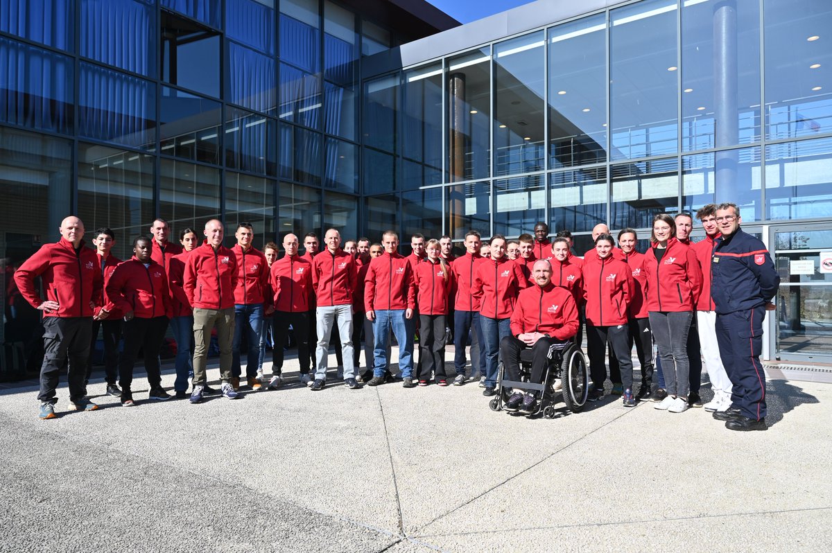 #Sport 👟|  Cet après-midi, 30 athlètes et 3 encadrants du #Sdis95 ont pris la route vers <a href="/lamayenne/">La Mayenne, le Département</a> pour le Cross National des Sapeurs-Pompiers à #Laval ! 🏃‍♂️🏃
Bonne chance à toutes et à tous ! 🤞🍀💪
Dès demain, suivez en direct les courses sur ➡️youtube.com/watch?v=F-m-dU…

📷