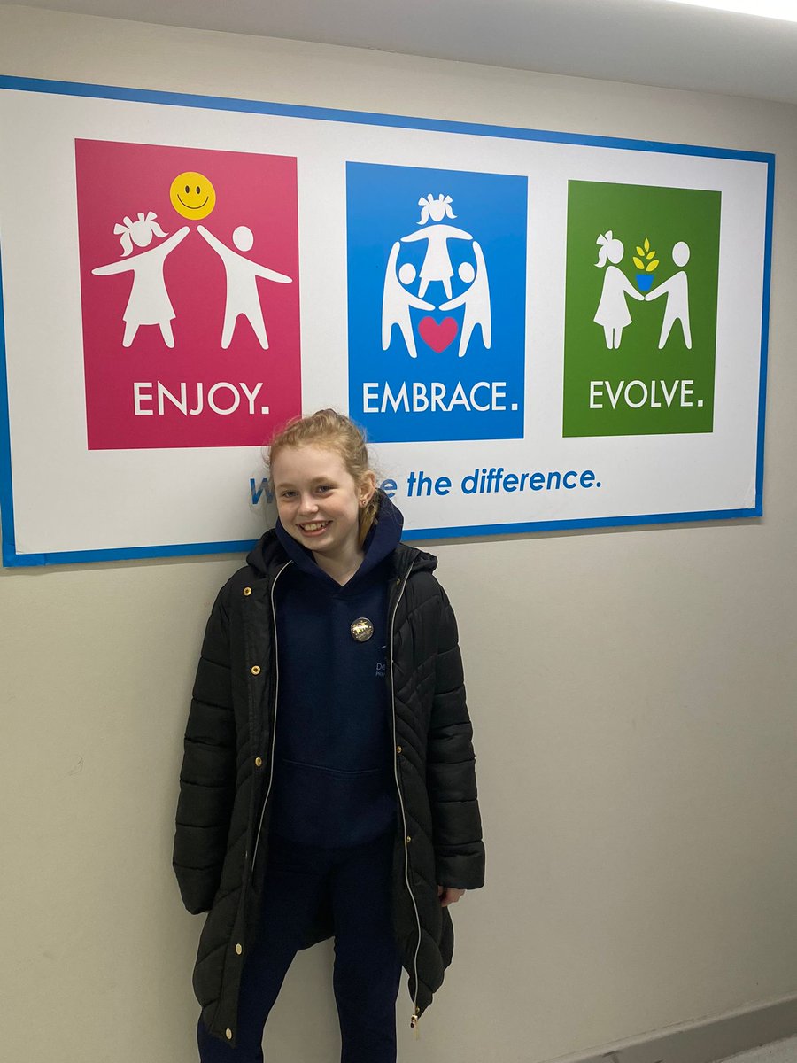 DelphSide's tweet photo. Holding doors open for others, mastering the boomerang, smashing their tests and giving 100%...more super reasons for this week's winners to receive their Values badges! โค๏ธ๐๐
Have a great weekend, everyone!
#enjoy #embrace #evolve #wemakethedifference https://t.co/da8bHYAU6W