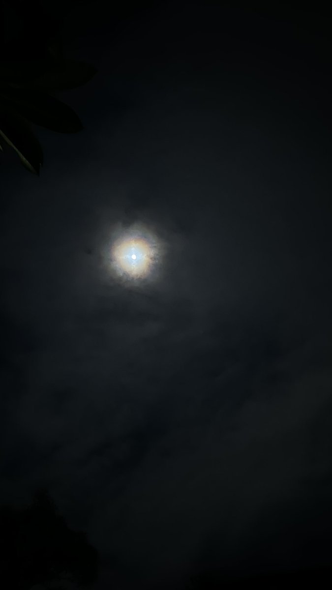 adilasafa01's tweet photo. terang amay bulan hari ini🌖🌙 https://t.co/HiBt5SZBpt