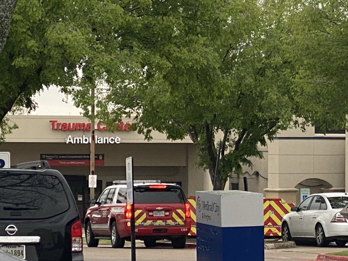 cbs11Robbie's tweet photo. ⁦@ArlingtonTxFire⁩ crews gather at #MedicalCityArlington to support colleague shot while responding to an overnight call. ⁦@ArlingtonPD⁩ is investigating and shared that firefighter is in stable condition. Updates as we learn more ⁦@CBSNewsTexas⁩ https://t.co/XV5Nmu8BRn