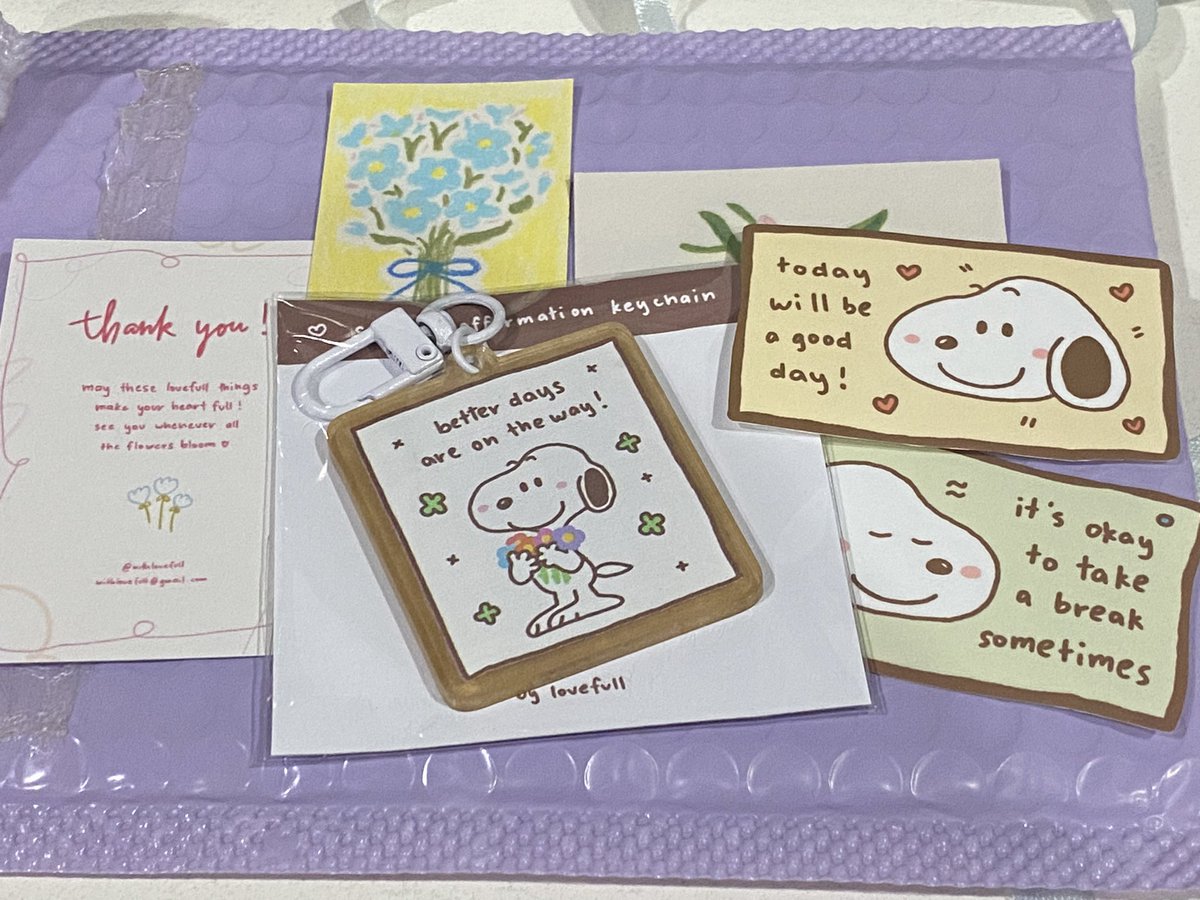uribuys's tweet photo. 📦 @withlovefull 

Highlight of my day is opening this package!! I am in loveeeeeee 💐🤲

Thank u so much, @nabilune!✨ https://t.co/i181zCYeQN