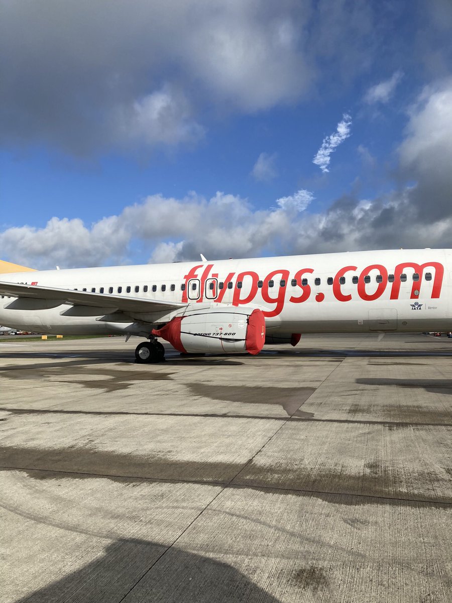 LbaPlane's tweet photo. Ex Pegasus still wearing its full livery parked up on remotes at LBA awaiting entry into service for Jet2. Will become G-JZDG https://t.co/9AiyOjhh2i