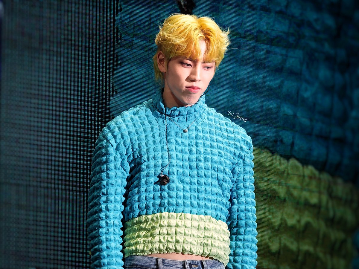 ifnt_2bread's tweet photo. 231130 <Workcation> in Hong Kong

Cute cute ddo ddo💛

#장동우 #동우 #jangdongwoo #dongwoo
#인피니트 #infinite 
#workcation_hk #workcation_in_hk https://t.co/UMILbbJXku