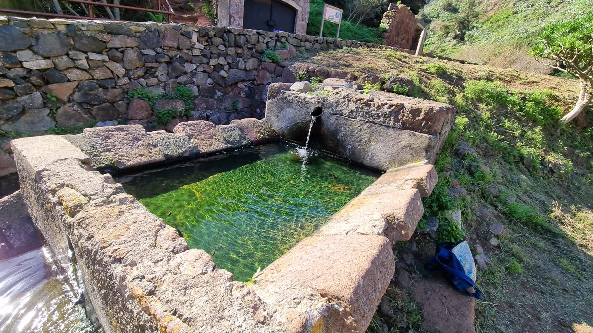 Antiguos Lavaderos de Roque Negro en  #anaga #Tenerife. Conservar el patrimonio histórico del #agua es esencial para recordarnos que sin ella no hay vida. #DiaMundialDelAgua
