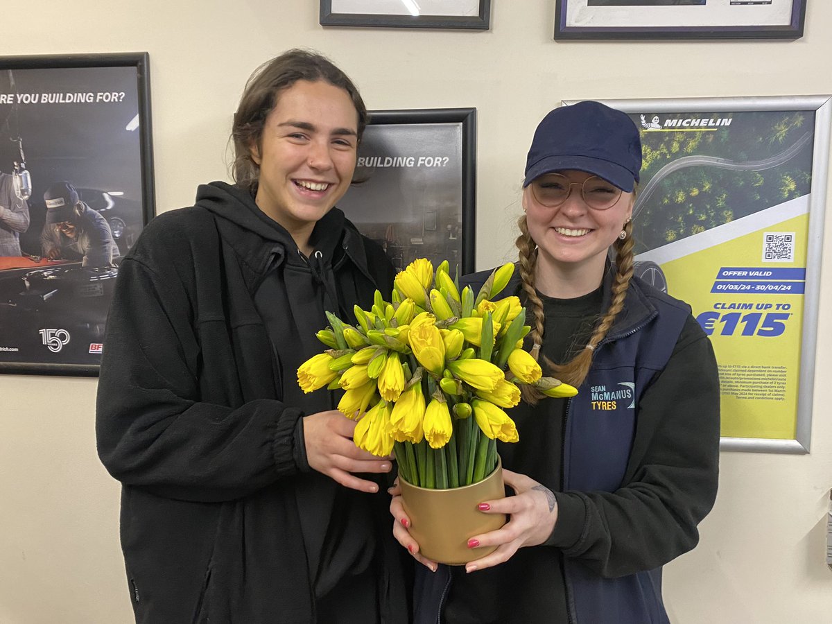 The girls proudly supporting Daffodil 🌼 Day @IrishCancerSoc #beatcancer #fightcancer #garykellycentre