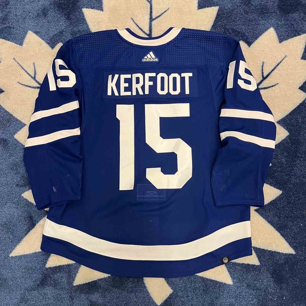9eighty6's tweet photo. @MapleLeafs @LGCanada @MapleLeafs @LGCanada — proud to share that I own this Alex Kerfoot game worn jersey 😊 
#LeafsForever https://t.co/Izhydhs9kZ
