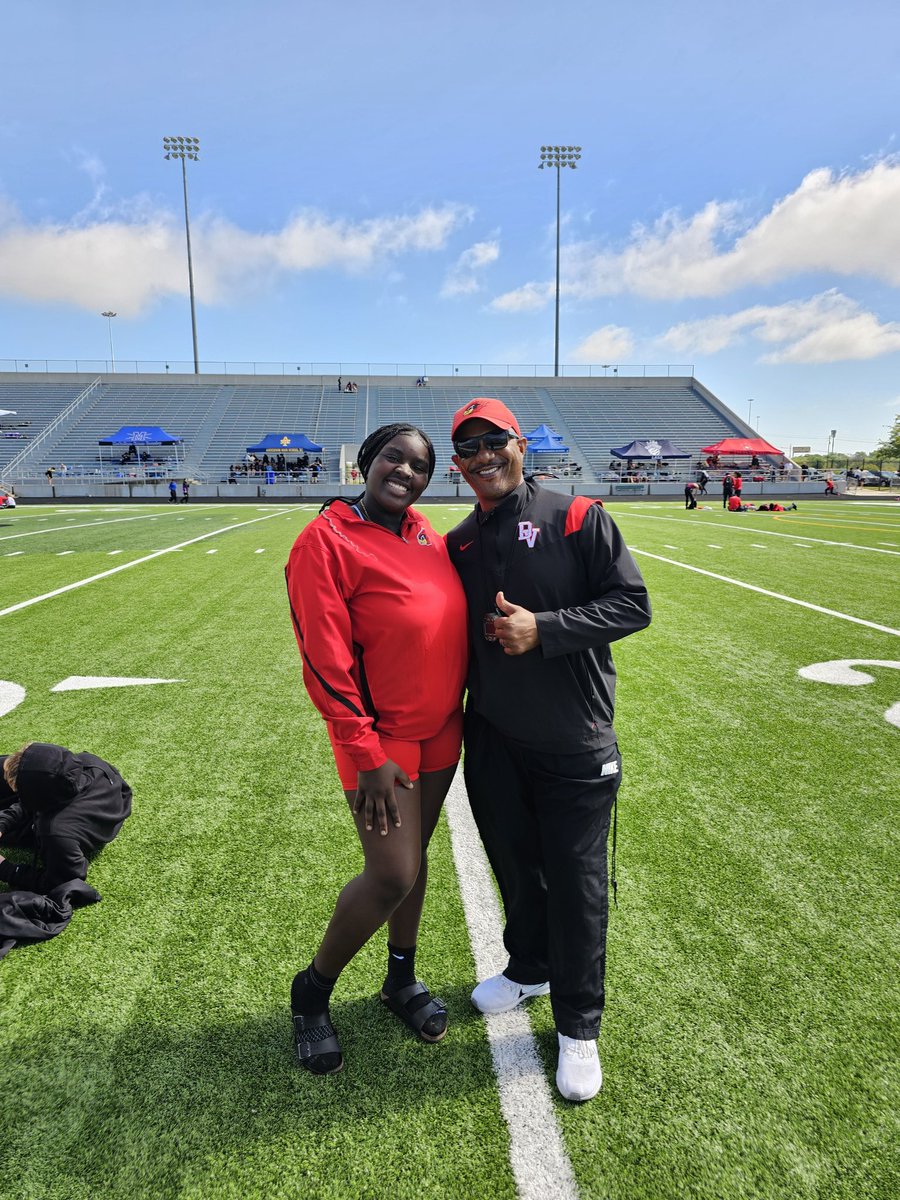 DV_HS_Track's tweet photo. A big shout out to Ms. Arminye Bolds for placing 2nd in the Varsity Girls Discus Throw with a PR of 86' 8"!!!

@dvisd_athletics 
@Arminye2 https://t.co/0oiGmSWa3o