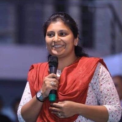 MahilaCongress's tweet photo. गुजरात प्रदेश महिला कांग्रेस कमेटी की अध्यक्ष @JennyThummar जी को अमरेली लोकसभा क्षेत्र से प्रत्याशी बनाए जाने पर हार्दिक बधाई एवं शुभकामनाएं। 

नारी शक्ति को प्रतिनिधित्व देने के लिए पार्टी शीर्ष नेतृत्व का आभार...

#NaariNyay https://t.co/jx7KvGUU9M