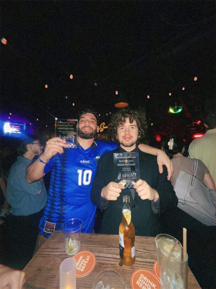 notnotlimbo's tweet photo. I always knew I was too bright to ever be outshined. https://t.co/e4gOEpHsDC