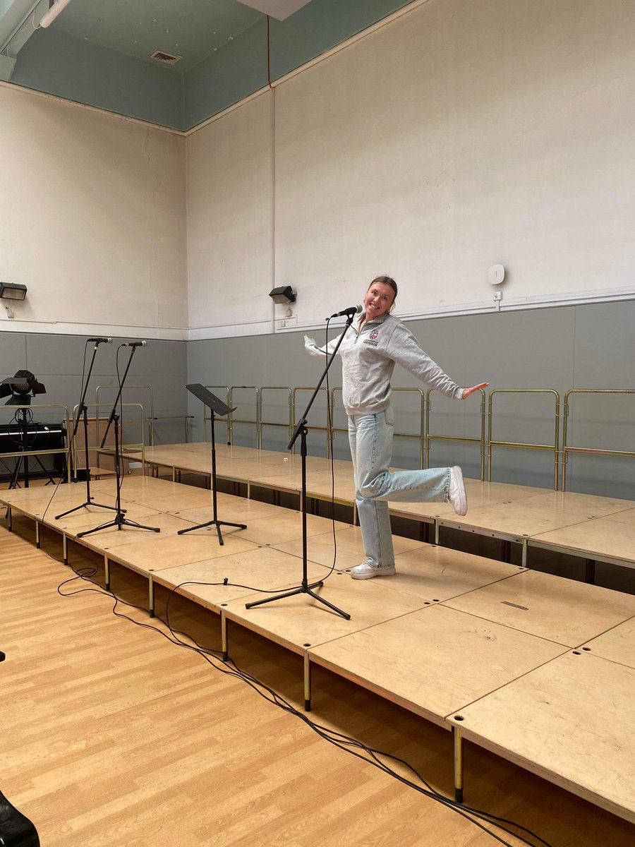 Another day another excellent workshop, this time a pop and jazz vocal and microphone session with our vocal tutor Marianne McGregor!