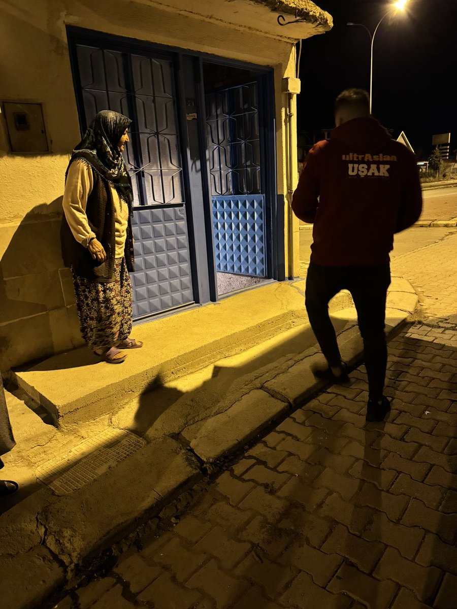 ultrAslanusAk's tweet photo. Ramazan ayı demek bereketini paylaşmak demektir !
Her sene olduğu gibi bu senede elimizden geldiği kadar 1 nebzede olsa mutluluk ve bereket dağıtmaya çalıştık,
Emeği geçen herkesten Allah razı olsun…
#BirYardımBinMutluluk #uAYurtiçi 
@uAYurtici https://t.co/r0J4nMIB2X