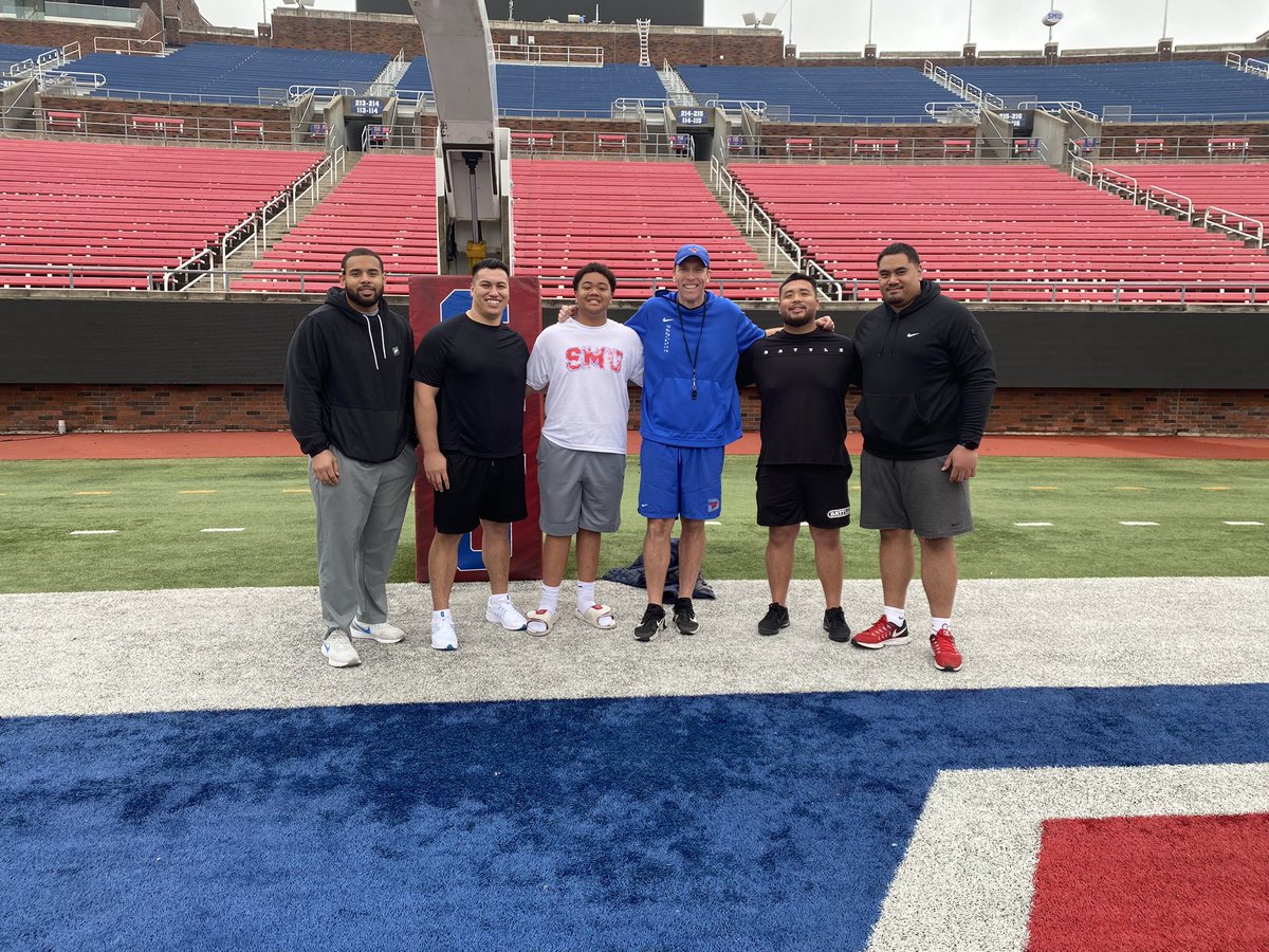 Thank you @GarinJustice @SMUFB for allowing us to spend a few days with you guys to learn from a top 25 program. One of our all time favorite coaches and mentors! Thank you for everything Coach! @MikeHughesII @ACOSTA1577