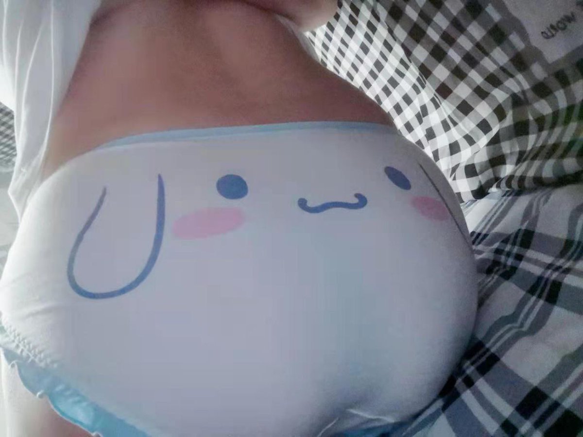 bb93916380's tweet photo. 真的好喜欢鼻子高的男生🥹一屁股坐下去小穴被鼻尖摩擦还有舌头舔真的会很爽啊啊啊啊啊，想被舔逼了。。。啊啊啊我要坐在鼻子上磨批！！ https://t.co/KGqzBLSuSn