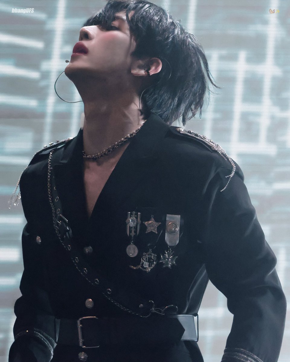 RAM_0108's tweet image. 니체 등신아 신 살아있잖아