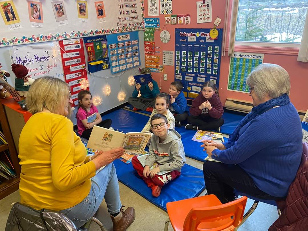 HuxterClass's tweet photo. Another day of ##PlantingPositivityNL The K-6 students at Lumsden Academy invited the seniors in the community to share books and plant seeds. Always remember to sprinkle kindness like confetti.  #NLEduWeek2024 @NLTeachersAssoc https://t.co/rJ8HjSiizX