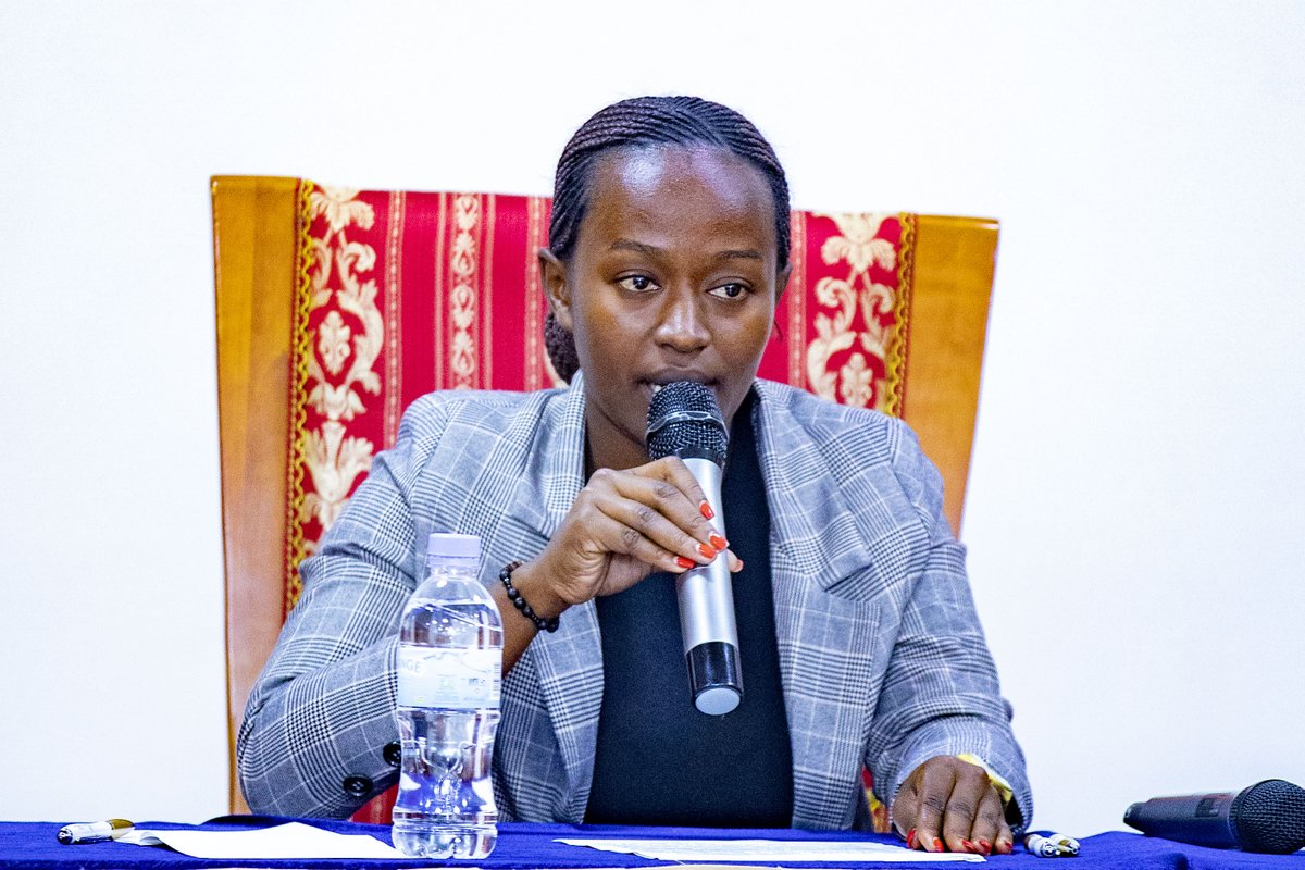 NFPO_Rwanda's tweet photo. TUYIZERE Sylvie wize mu ishuri ry’Ihuriro ryigisha urubyiruko Politiki n’imiyoborere #YPLA yasabye urubyiruko kwirinda amacakubiri, n’inama mbi z’abashaka kuruyobya barushukisha ibidafatika n’ibindi byose byarurangaza. Yarushishikarije kwitegura gufata inshingano z’ubuyobozi. https://t.co/gir7GPm8Yr