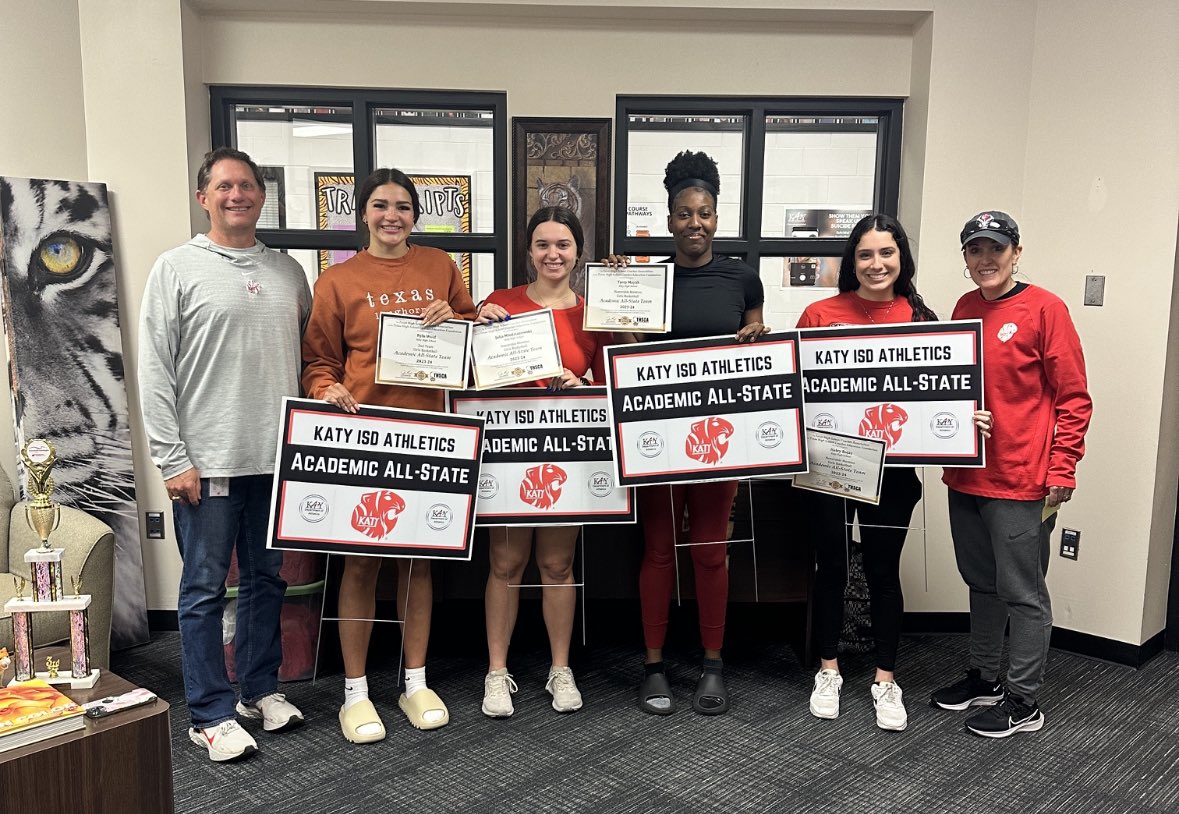 Congratulations to Nyla Wold, Julia Mlodzianowski, Tarcy Mayah, and Haley Rojas for receiving THSCA Academic All-State honors!!! We are proud of you!!! ❤️🙌🏻📚🏀